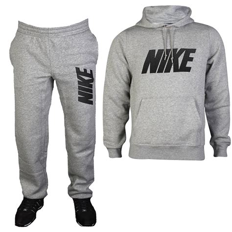 nike sweat suits men's.